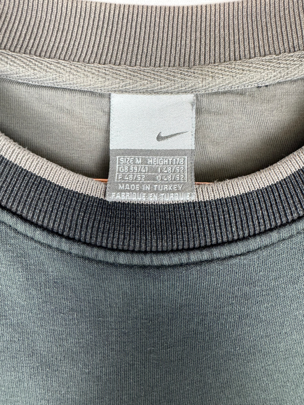 2000s Nike Dark Grey Crewneck Sweatshirt