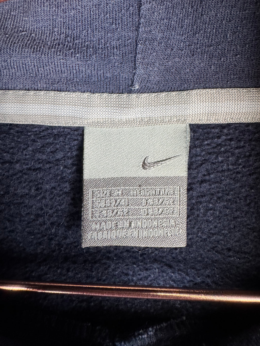 Early 2000s Nike Hoodie in Navy Blue