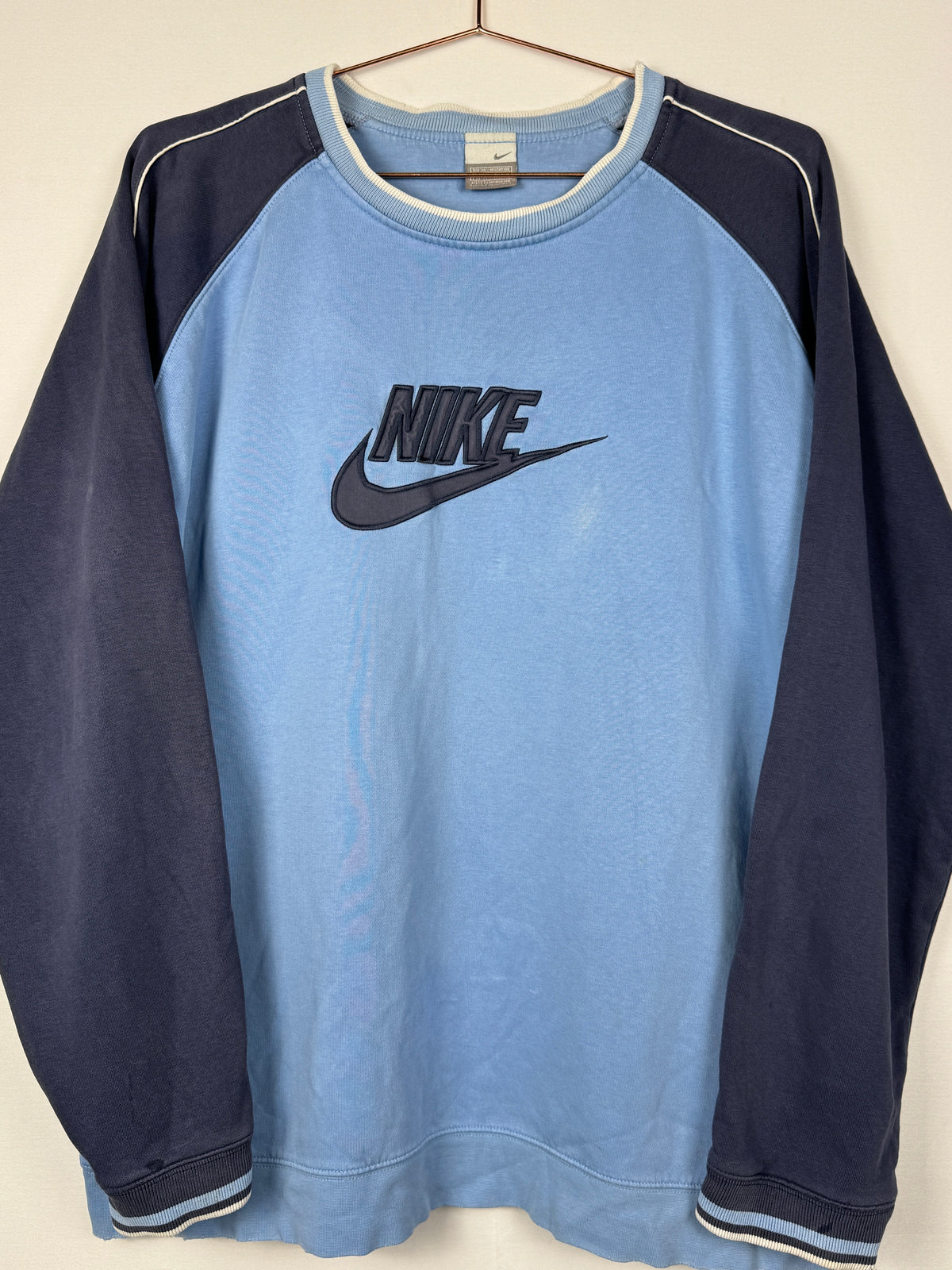 Nike 2000s Vintage Light Blue and Navy Color-Block Sweatshirt