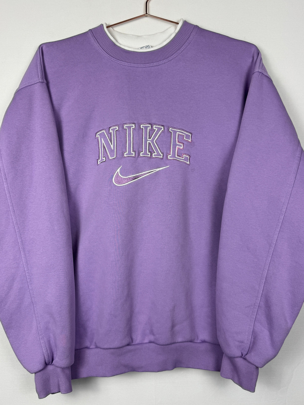 Nike 1990s Vintage Purple Graphic Sweatshirt